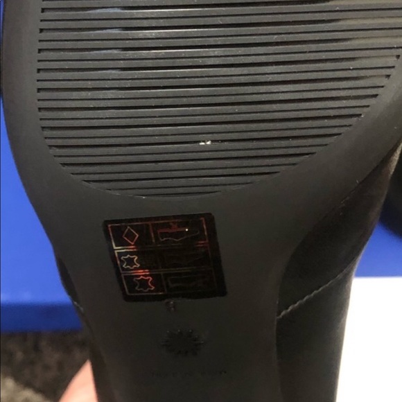 Beautiful over the née boots. Run Half Size Big. - Picture 7 of 8